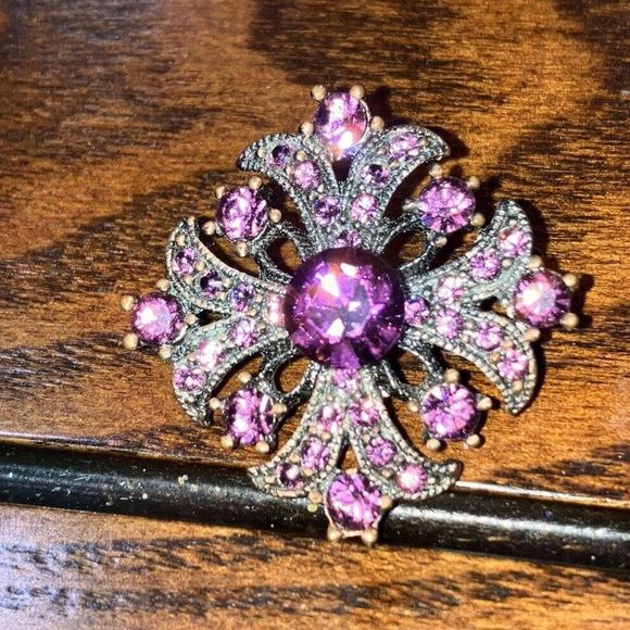 Purple Rhinestone Flourish Pin Brooch! - Picture 3 of 5